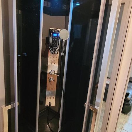 Maison A La Campagne Avec Piscine Flayat Eksteriør billede