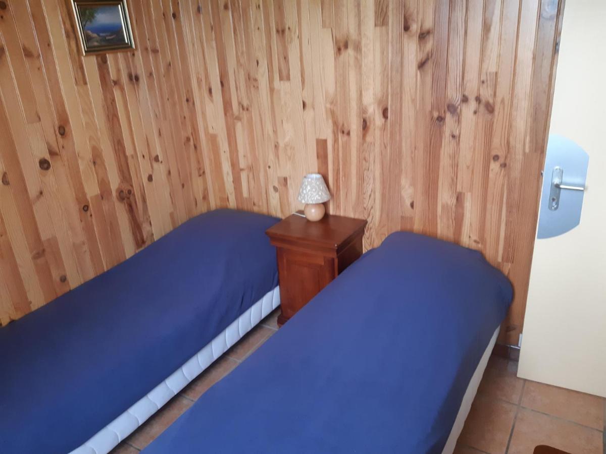 Maison A La Campagne Avec Piscine Flayat Eksteriør billede